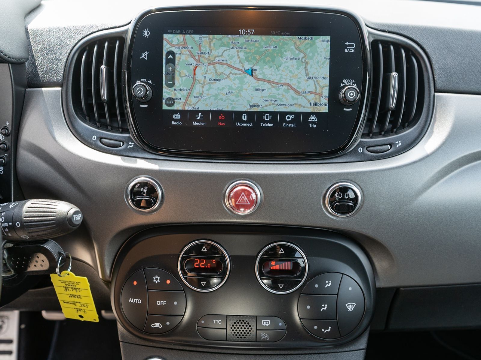 Fahrzeugabbildung Abarth 595 Turismo 1.4 T-jet Navi PDC Beats Audio LEDER