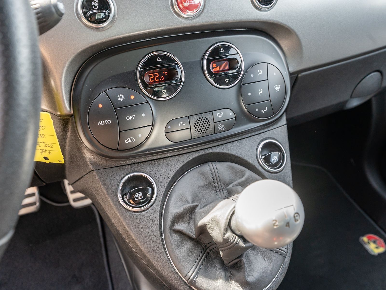Fahrzeugabbildung Abarth 595 Turismo 1.4 T-jet Navi PDC Beats Audio LEDER