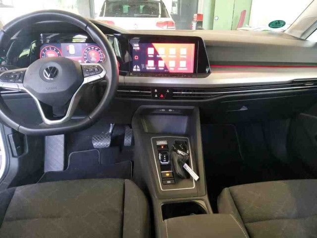 Fahrzeugabbildung Volkswagen Golf Life 1.0 TSI DSG LED Navi PDC ACC SHZ VC
