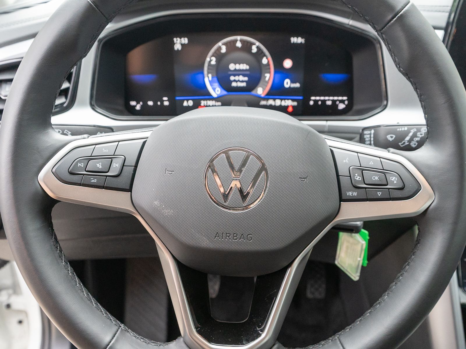 Fahrzeugabbildung Volkswagen T-Roc Life 1.0 TSI 6-Gang LED Navi PDC SHZ