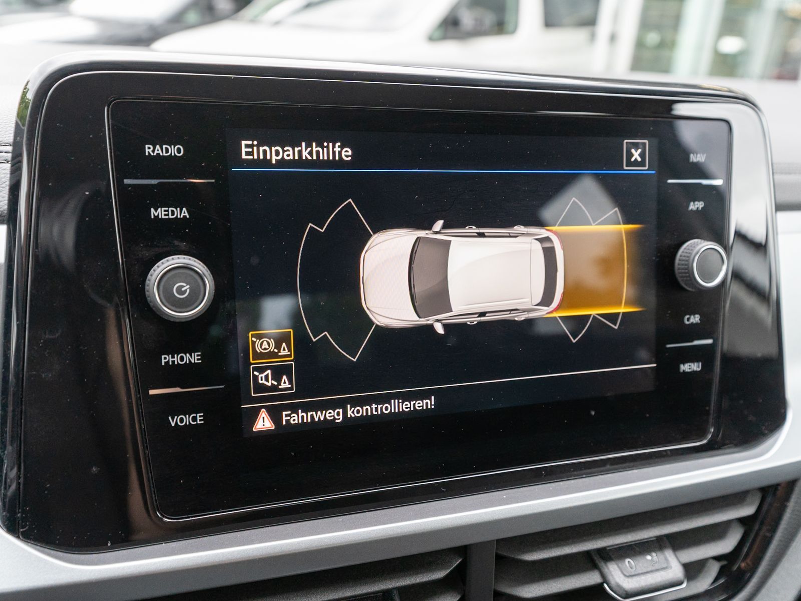 Fahrzeugabbildung Volkswagen T-Roc Life 1.0 TSI 6-Gang LED Navi PDC SHZ