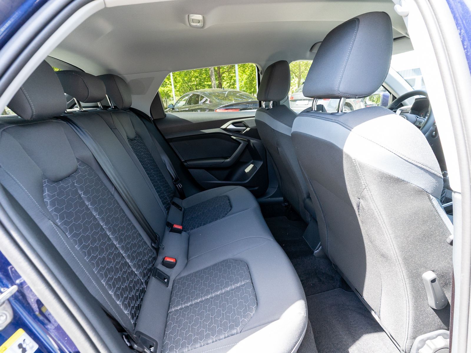 Fahrzeugabbildung Audi A1 Sportback S line 30TFSI LED ACC SHZ PDC