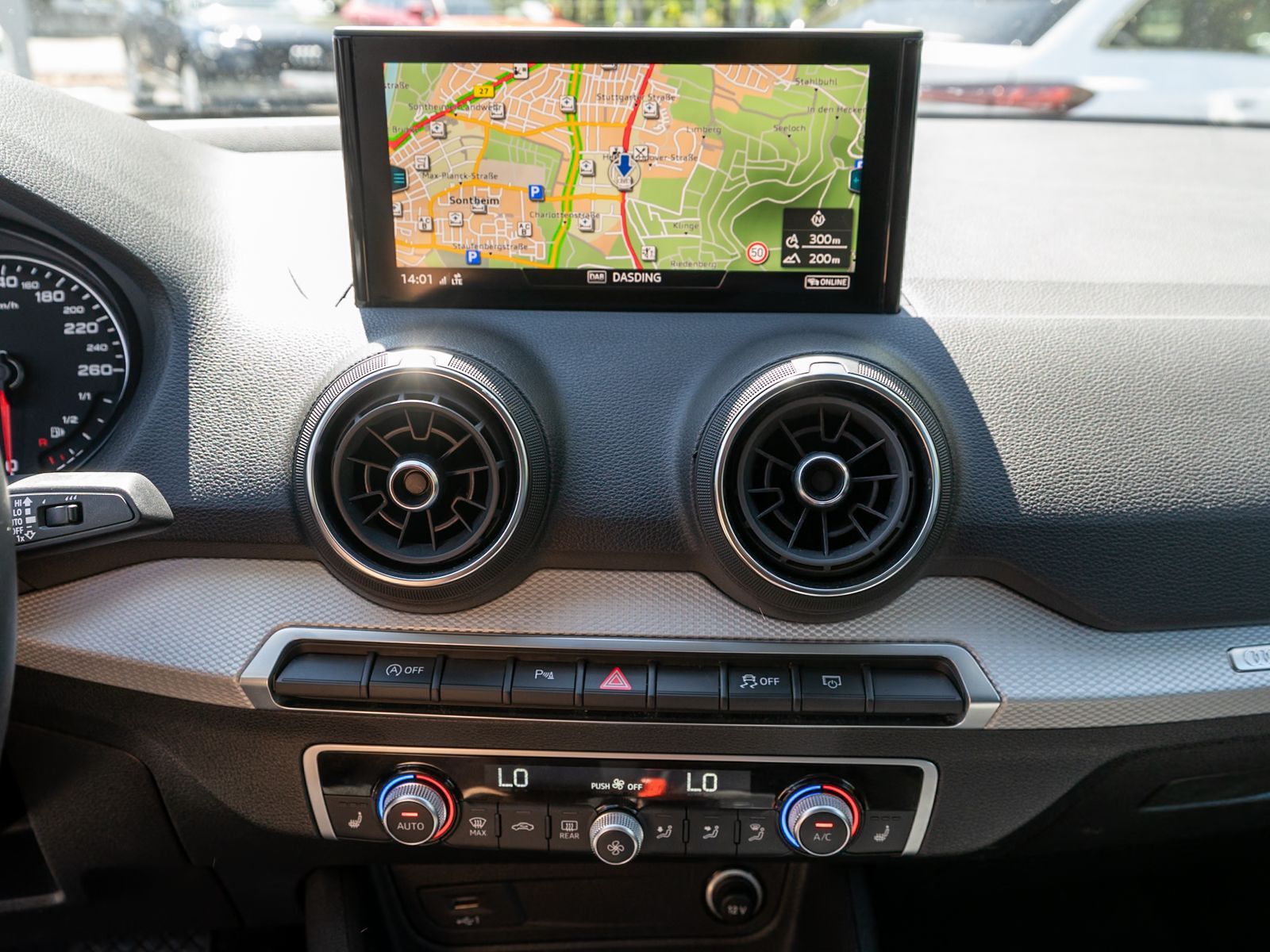 Fahrzeugabbildung Audi Q2 35TFSI Stronic Navi LED RFK PDC SHZ