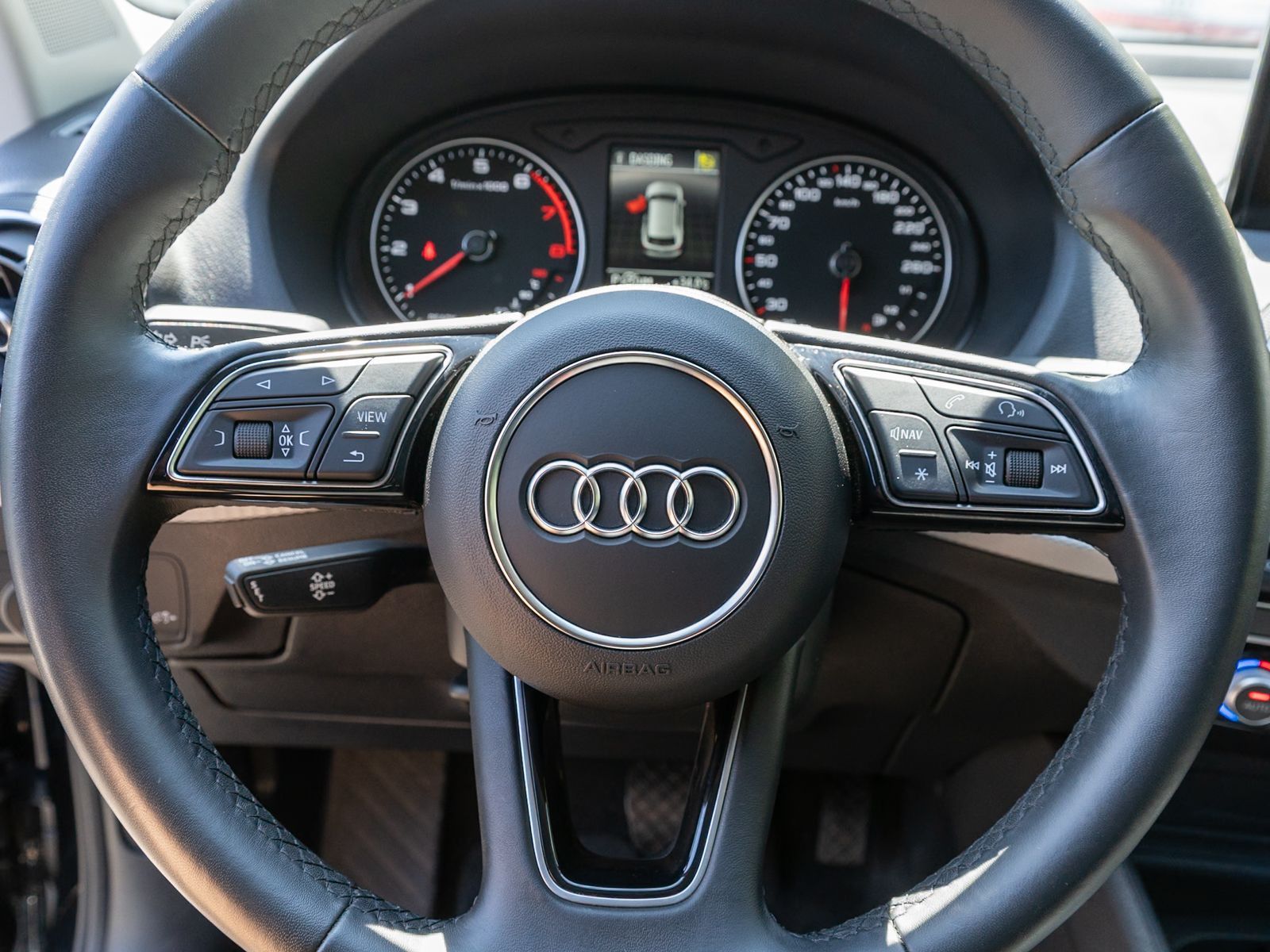 Fahrzeugabbildung Audi Q2 35TFSI Stronic Navi LED RFK PDC SHZ