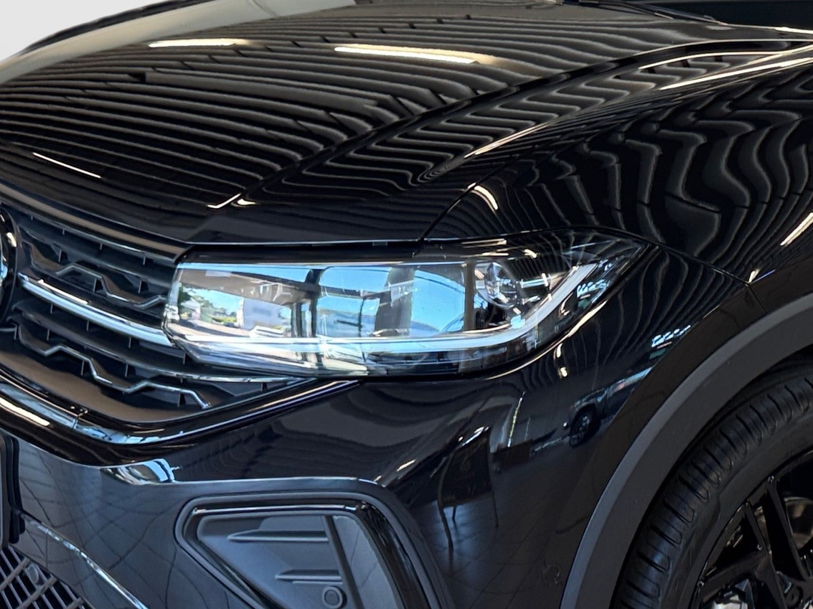 Fahrzeugabbildung Volkswagen T-Cross R-Line 1.5 TSI DSG *AHK Rückfahrkamera*