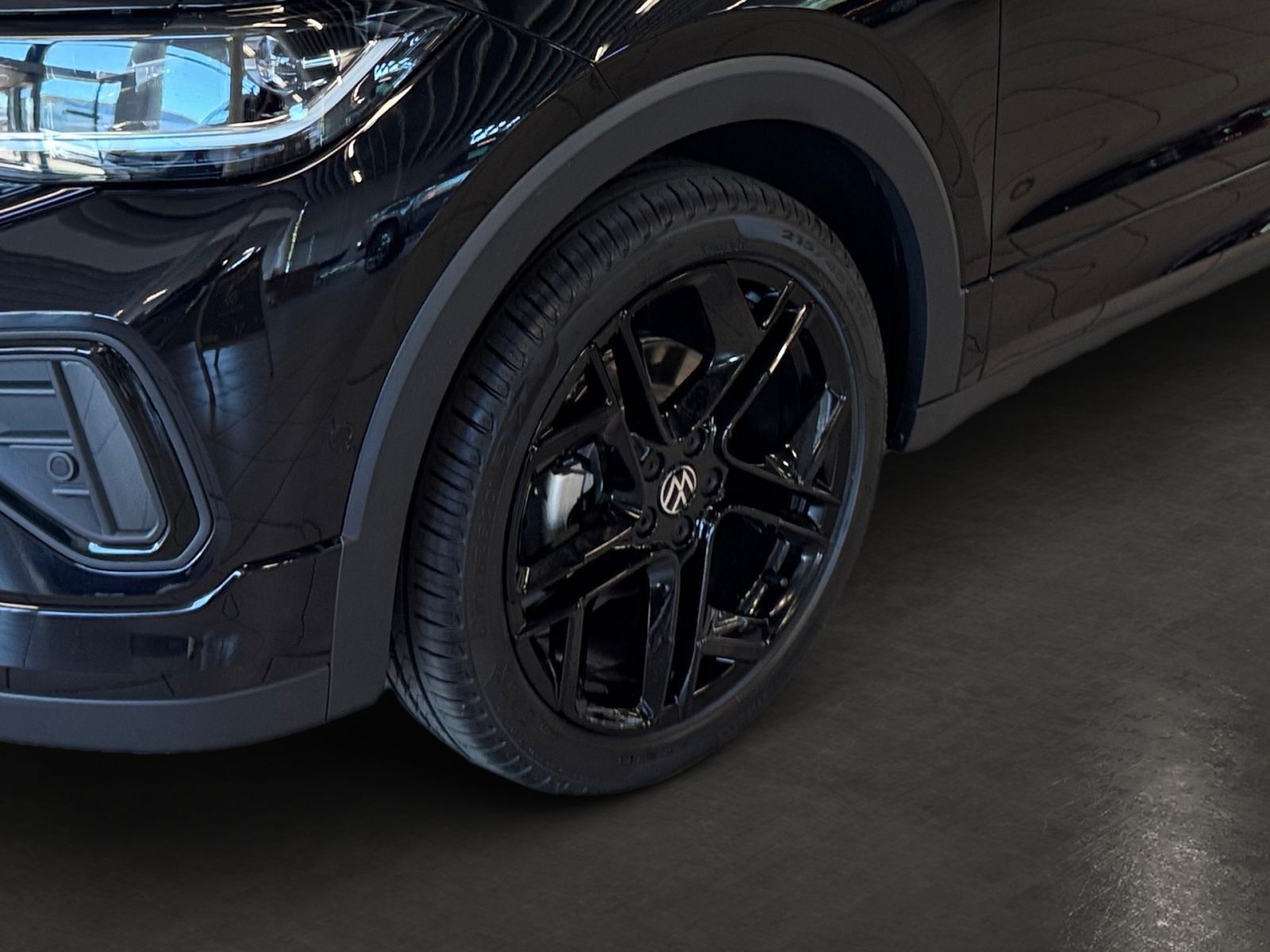 Fahrzeugabbildung Volkswagen T-Cross R-Line 1.5 TSI DSG *AHK Rückfahrkamera*