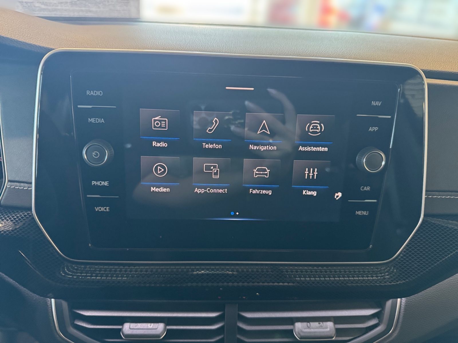 Fahrzeugabbildung Volkswagen T-Cross R-Line 1.5 TSI DSG *AHK Rückfahrkamera*