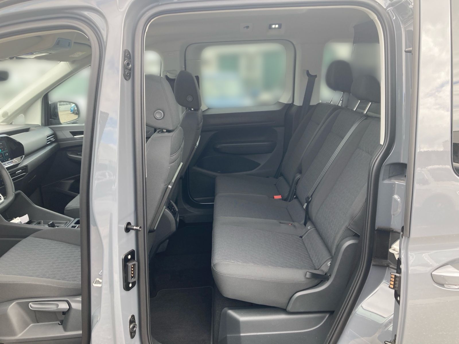 Fahrzeugabbildung Volkswagen Caddy "Dark Label" 5-Sitzer 2.0 TDI DSG ACC LED