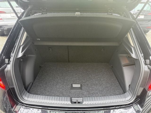 Fahrzeugabbildung SKODA Fabia Tour 1,0 TSI 116PS DSG ACC SHZ Kamera PDC