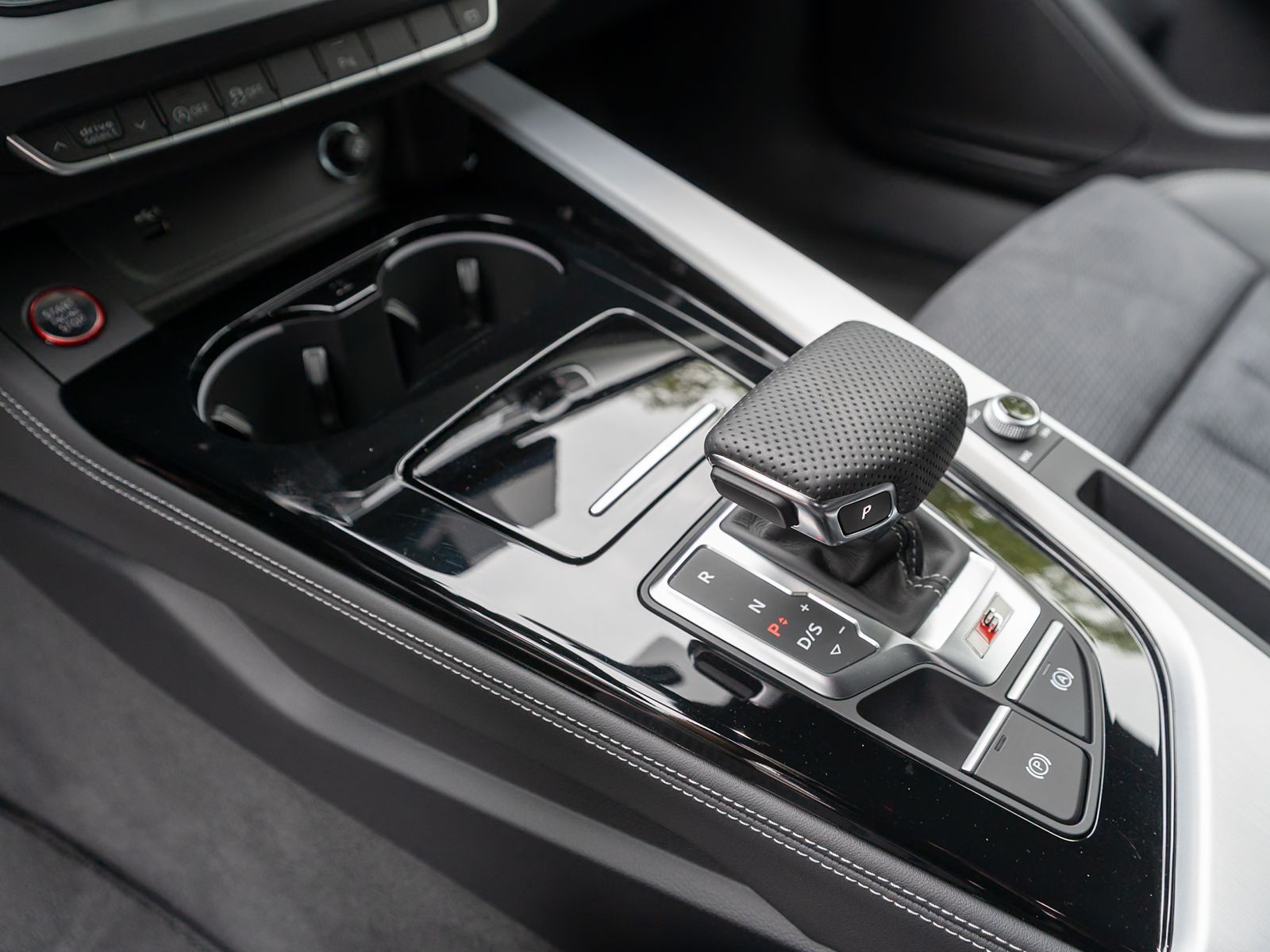 Fahrzeugabbildung Audi S4 Avant TDI quattro Navi Matrix AHK ACC RFK