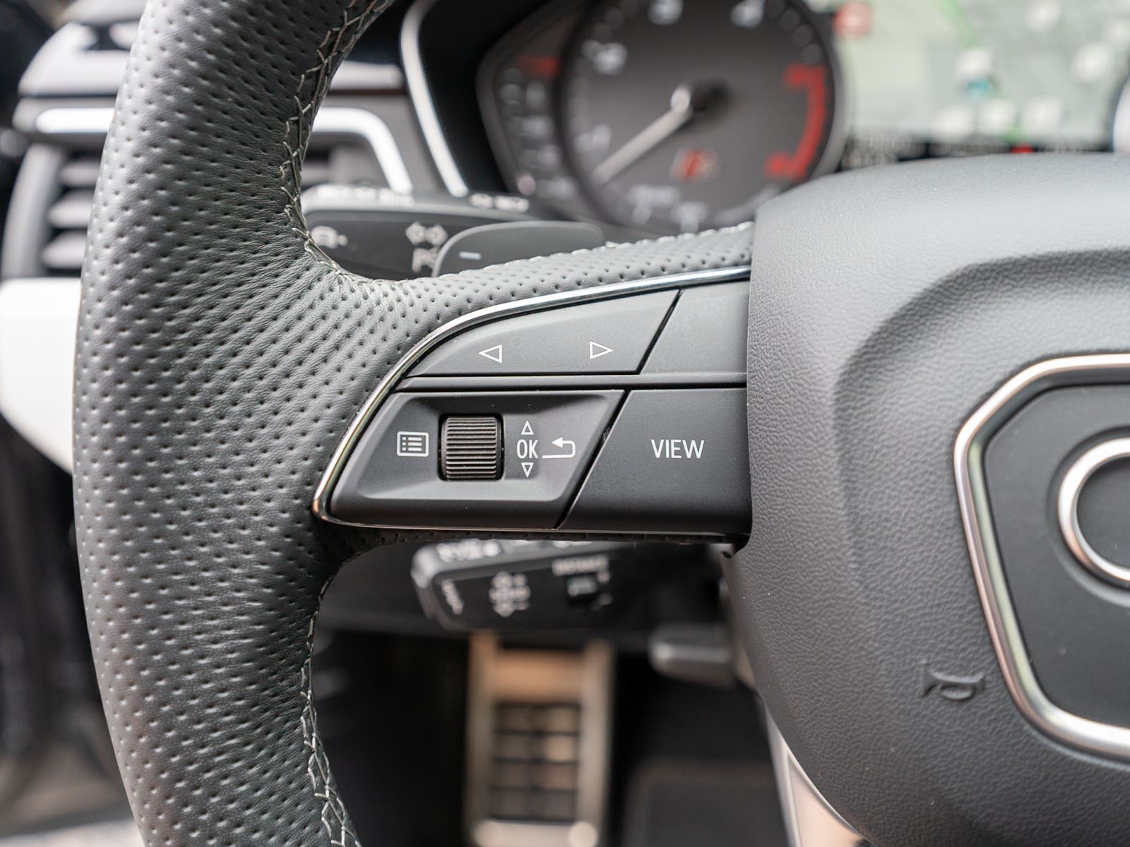 Fahrzeugabbildung Audi S4 Avant TDI quattro Navi Matrix AHK ACC RFK