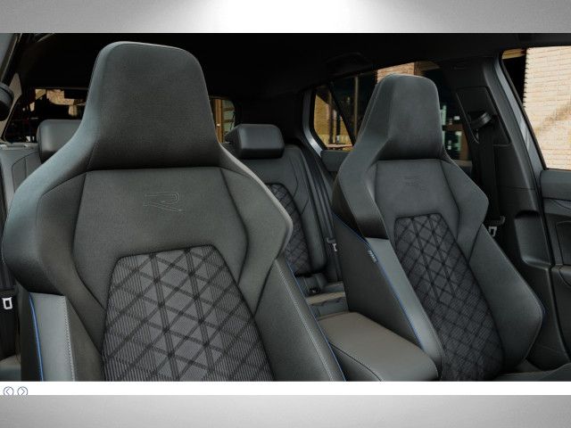 Fahrzeugabbildung Volkswagen Golf R-Line 1.5 eTSI OPF DSG *AHK 360°-Kamera*