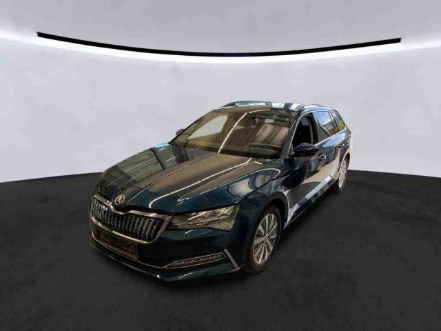 SKODA Superb iV Combi Ambition 1.4TSI LED Navi PDC AHK