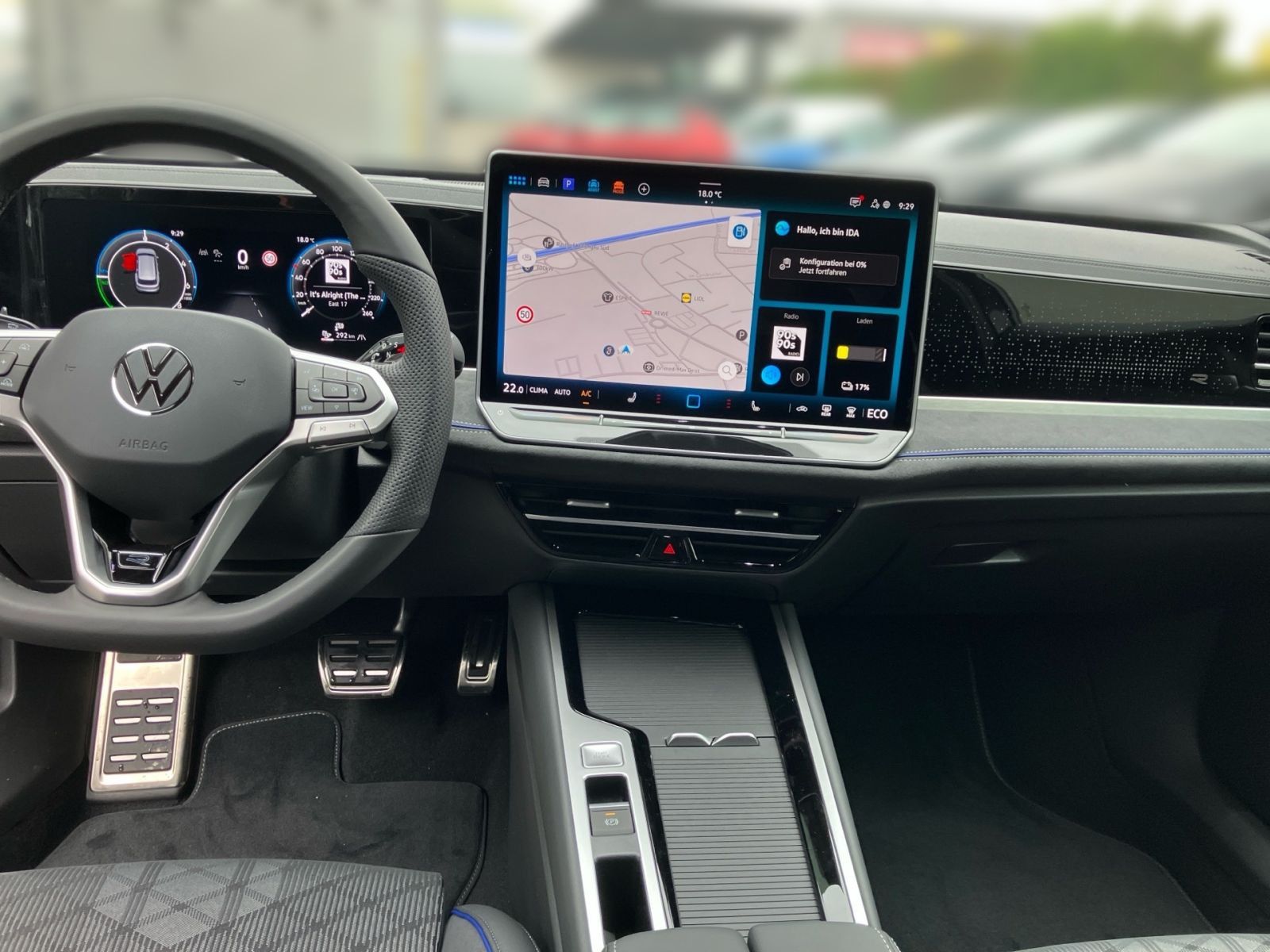 Fahrzeugabbildung Volkswagen Passat R-Line 1.5 eHybrid OPF DSG AHK