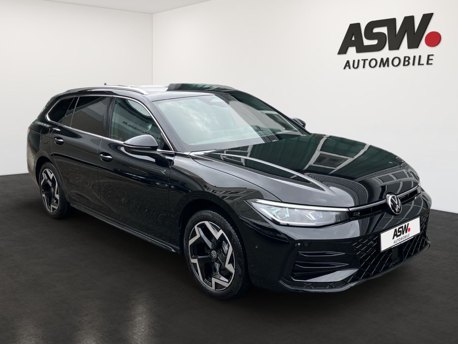 Fahrzeugabbildung Volkswagen Passat R-Line 1.5 eHybrid OPF DSG AHK