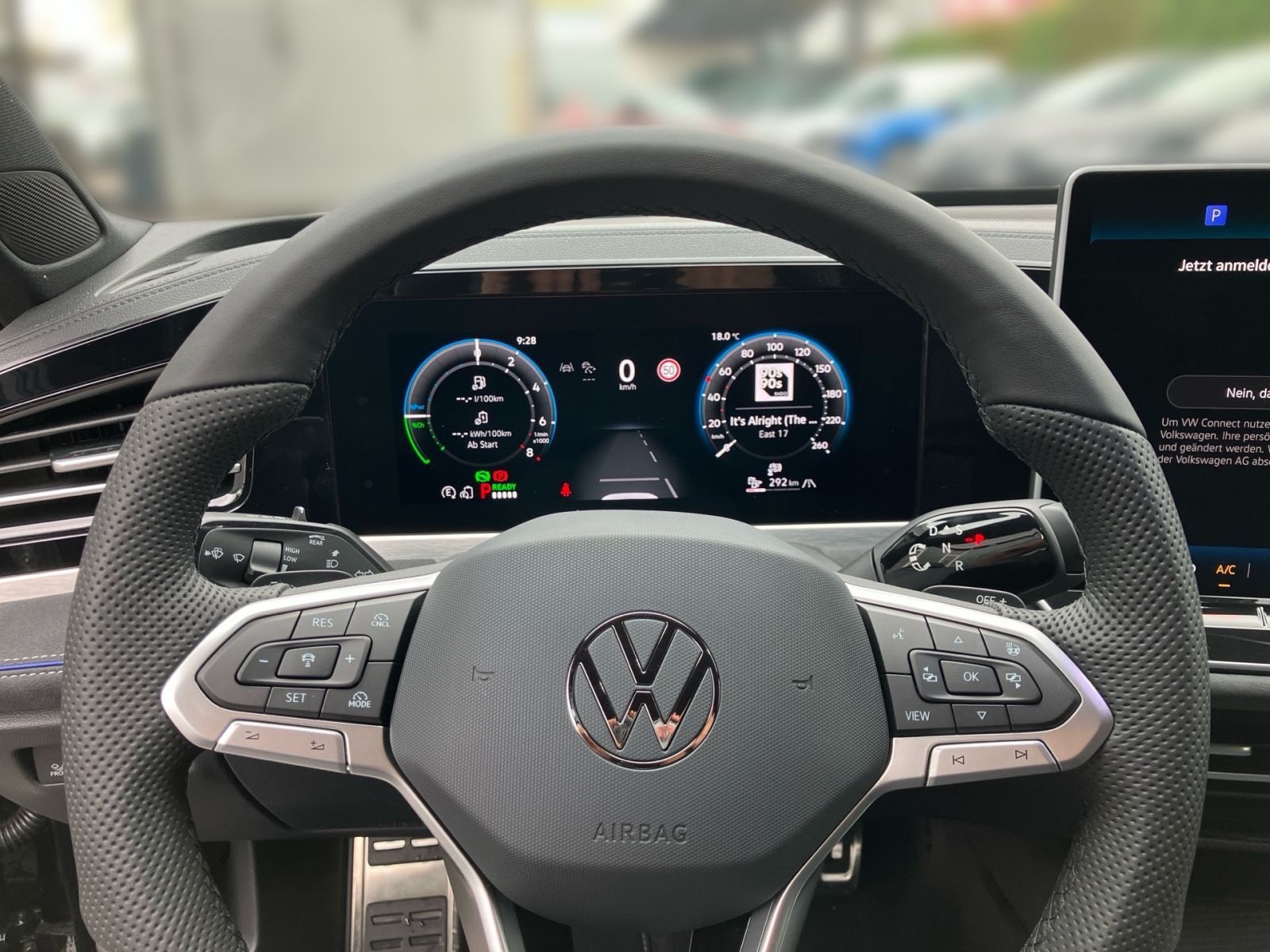 Fahrzeugabbildung Volkswagen Passat R-Line 1.5 eHybrid OPF DSG AHK