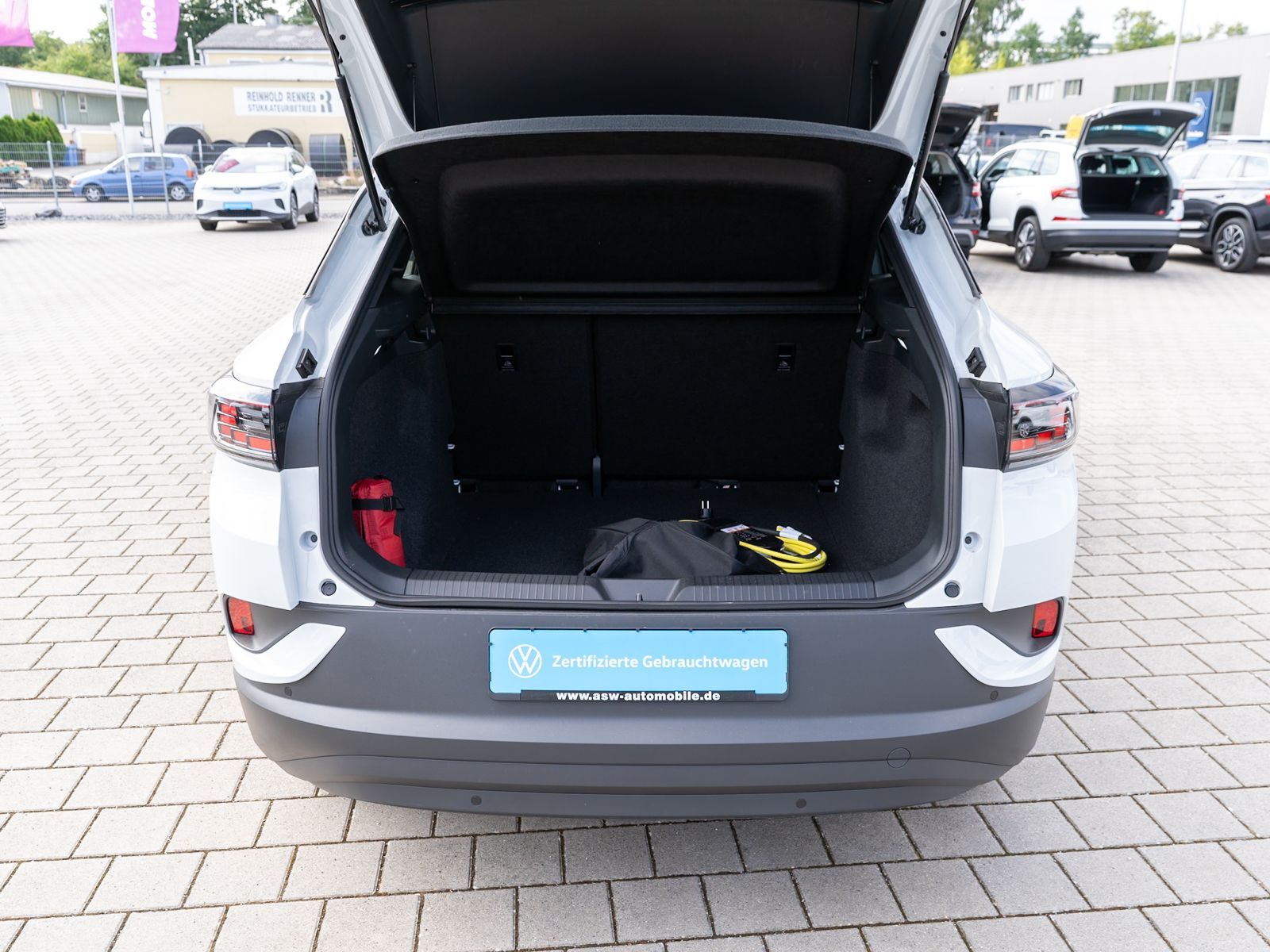 Fahrzeugabbildung Volkswagen ID.4 Pure Performance LED Nav PDC Wärmepumpe ACC