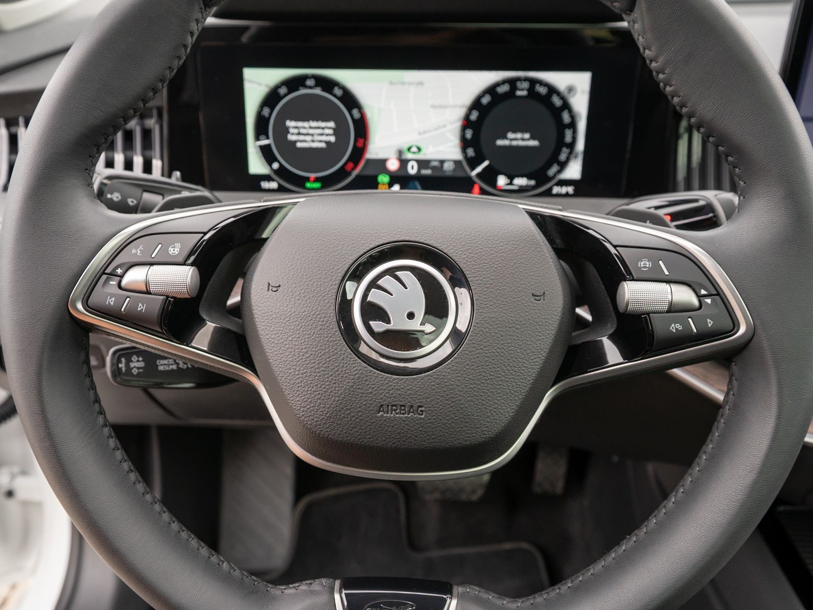 Fahrzeugabbildung SKODA Superb Combi L&K 1.5TSI DSG LED ACC Pano HUD AHK