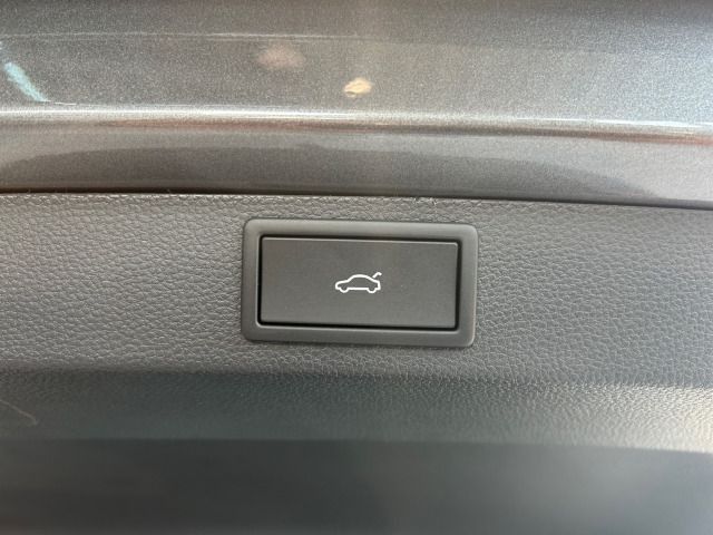 Fahrzeugabbildung SKODA Karoq Tour 1,5 TSI 150PS DSG ACC Kamera SHZ AHK