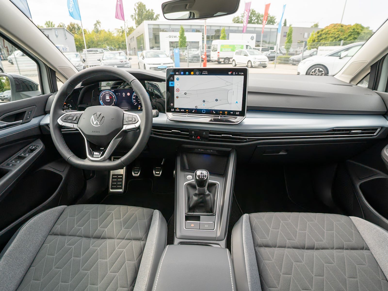 Fahrzeugabbildung Volkswagen Golf GOAL 1.5TSI LED NAVI AHK ACC PDC SHZ