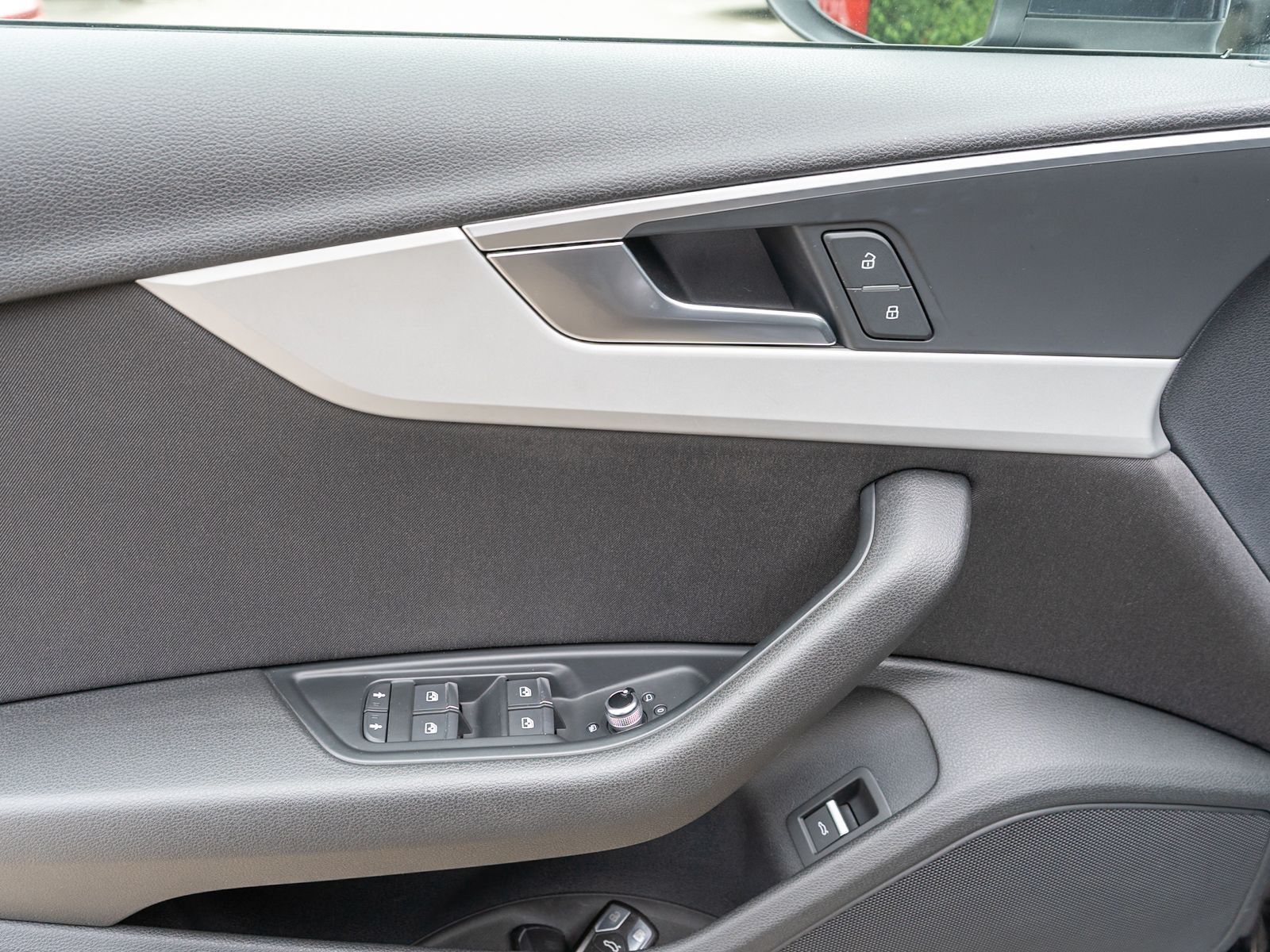 Fahrzeugabbildung Audi A4 Avant 2.0 TDI Ultra Xenon Navi PDC SHZ PANO