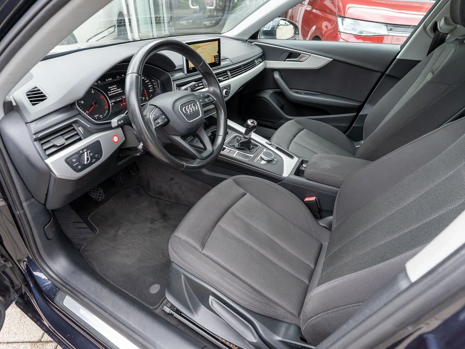 Fahrzeugabbildung Audi A4 Avant 2.0 TDI Ultra Xenon Navi PDC SHZ PANO