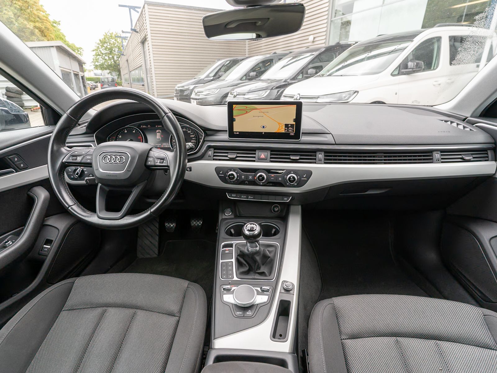Fahrzeugabbildung Audi A4 Avant 2.0 TDI Ultra Xenon Navi PDC SHZ PANO