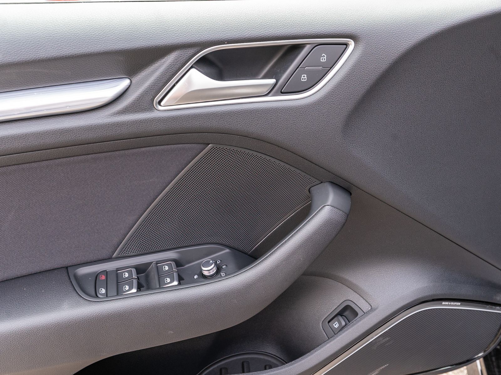 Fahrzeugabbildung Audi A3 Sportback sport 40 e-tron Navi Matrix PDC B&O