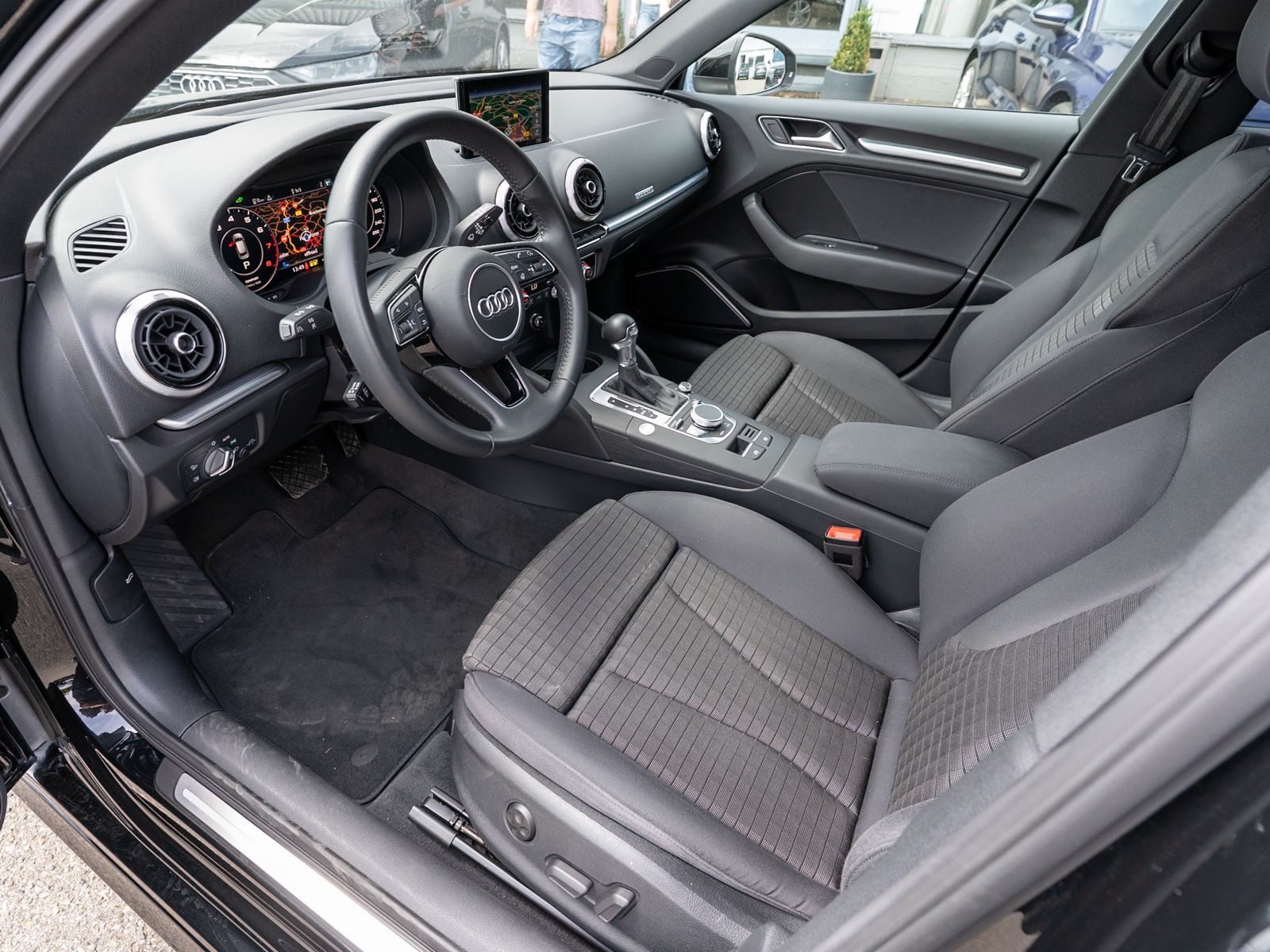 Fahrzeugabbildung Audi A3 Sportback sport 40 e-tron Navi Matrix PDC B&O
