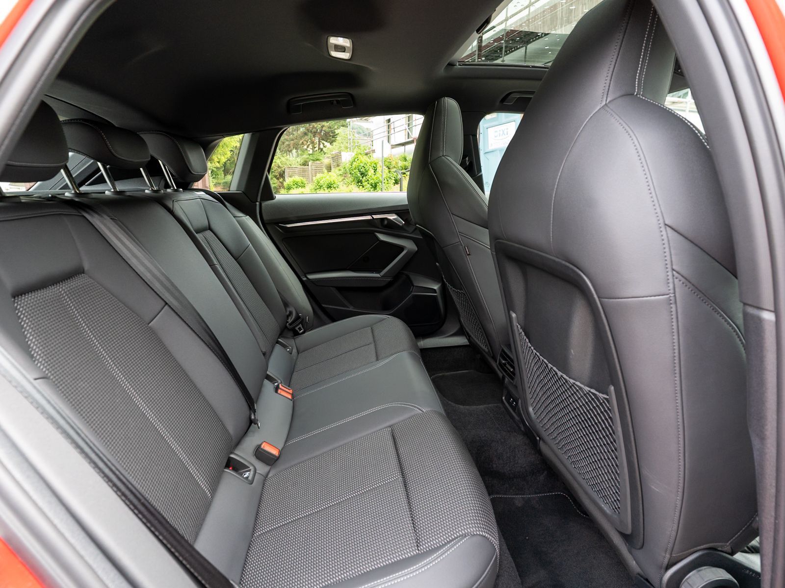 Fahrzeugabbildung Audi A3 Sportback S line 40TFSI quatt Stroni LED PANO