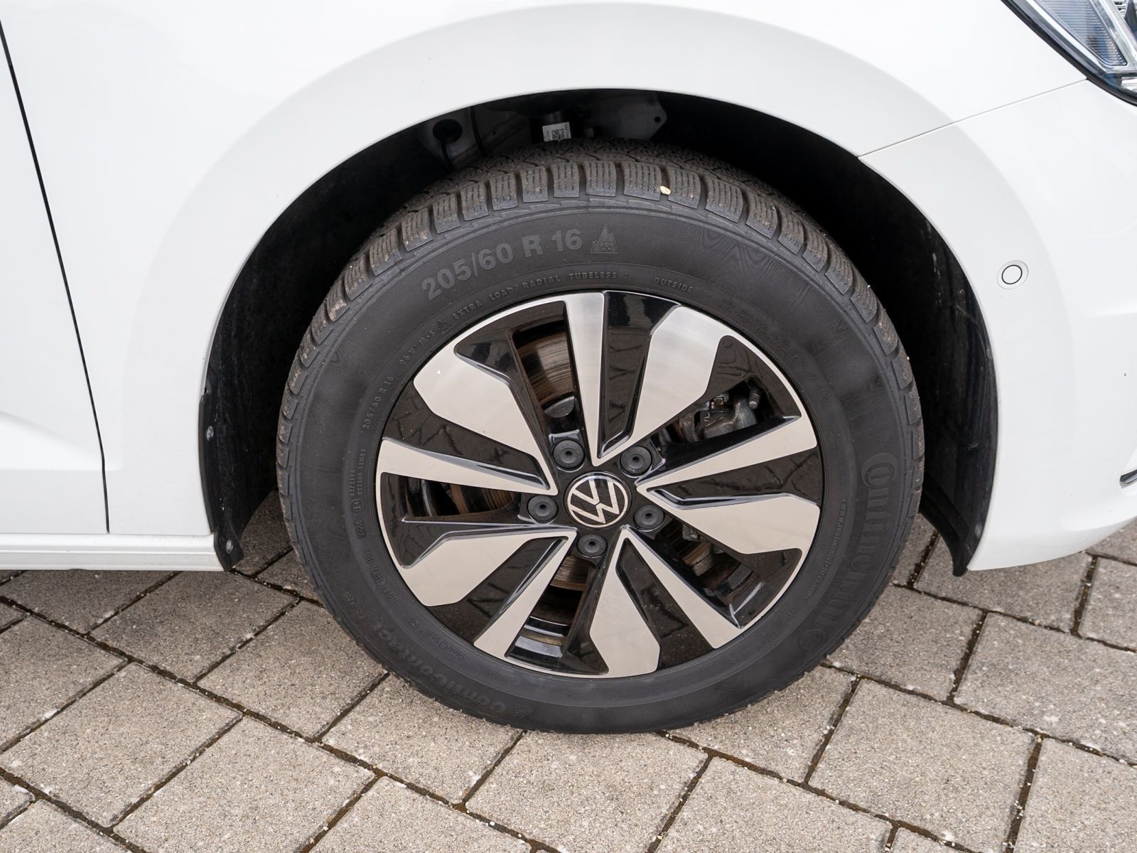 Fahrzeugabbildung Volkswagen Touran GOAL 2.0 TDI DSG LED Navi PDC ACC AHK 7-S