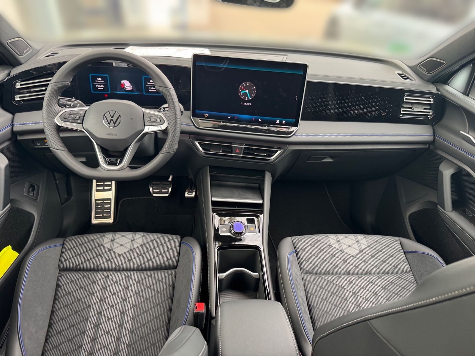 Fahrzeugabbildung Volkswagen Tiguan R-Line 2.0TDI 4MOTION 142 kW (193 PS) DSG