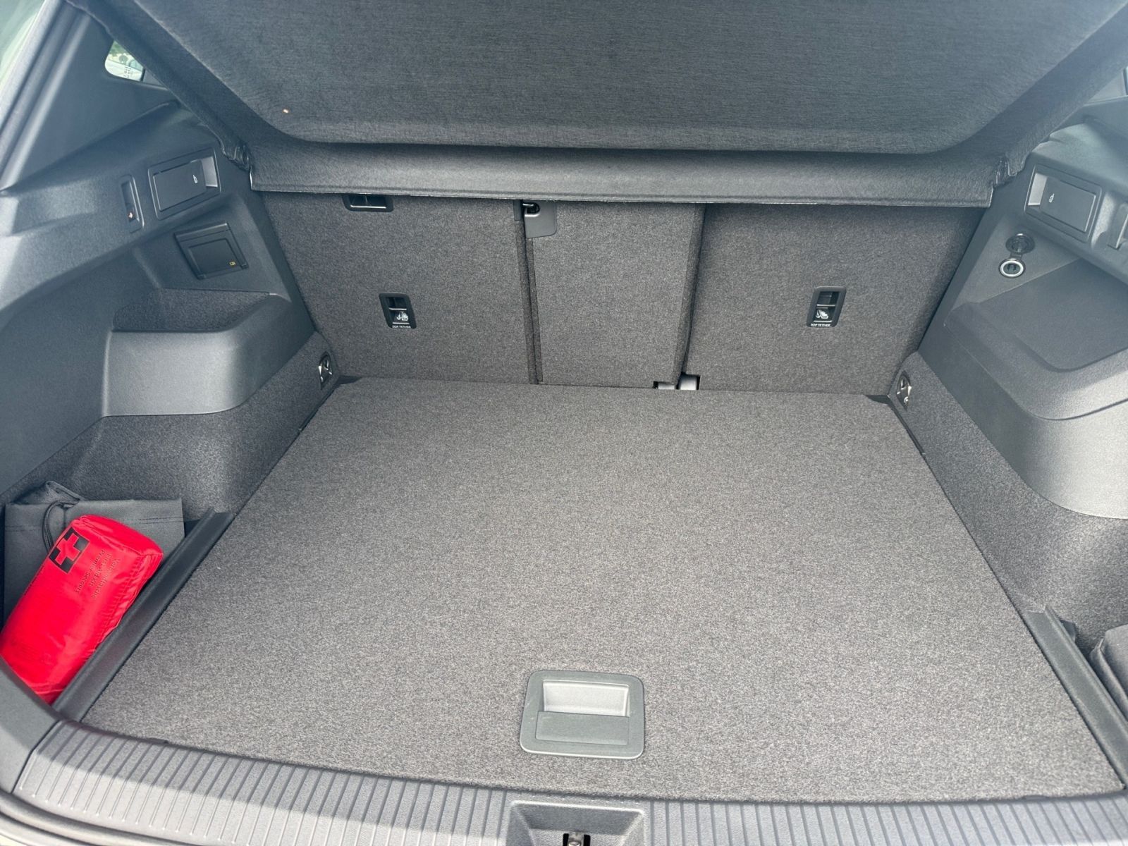 Fahrzeugabbildung Volkswagen Tiguan R-Line 2.0TDI 4MOTION 142 kW (193 PS) DSG