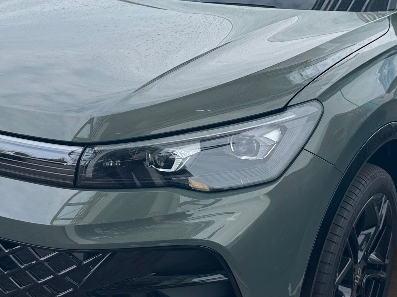 Fahrzeugabbildung Volkswagen Tiguan R-Line 2.0TDI 4MOTION 142 kW (193 PS) DSG