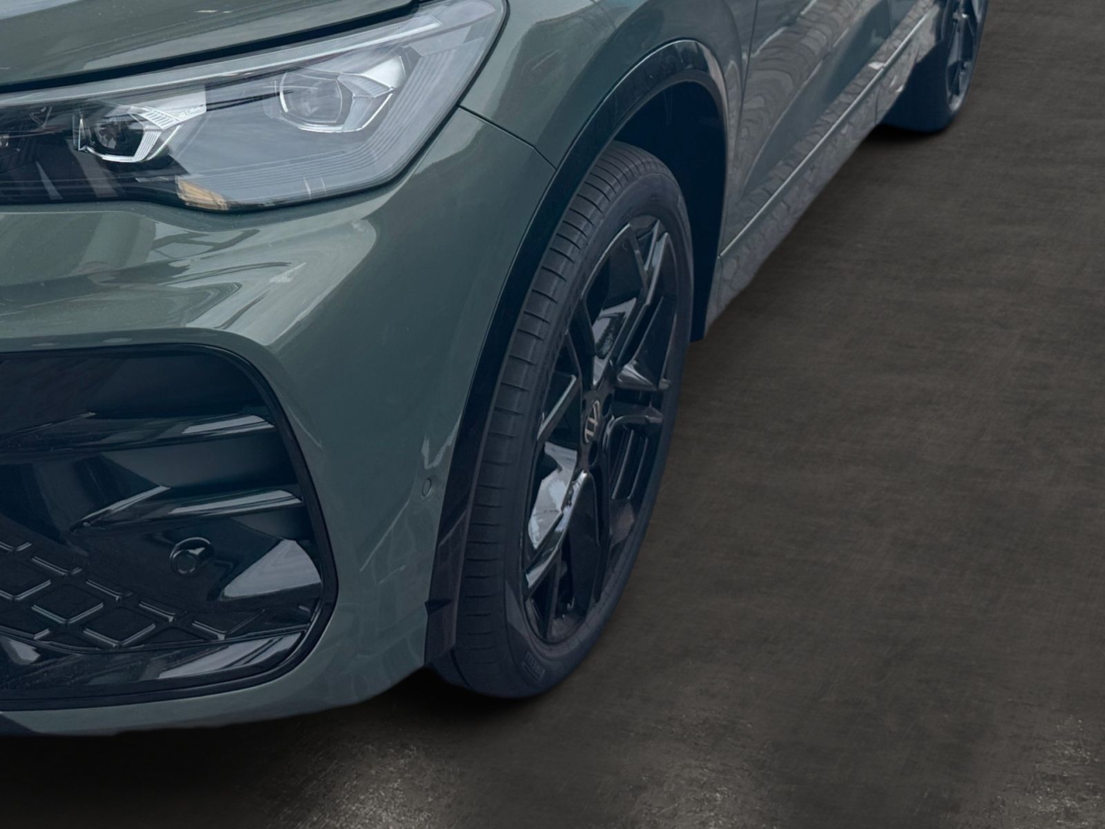 Fahrzeugabbildung Volkswagen Tiguan R-Line 2.0TDI 4MOTION 142 kW (193 PS) DSG
