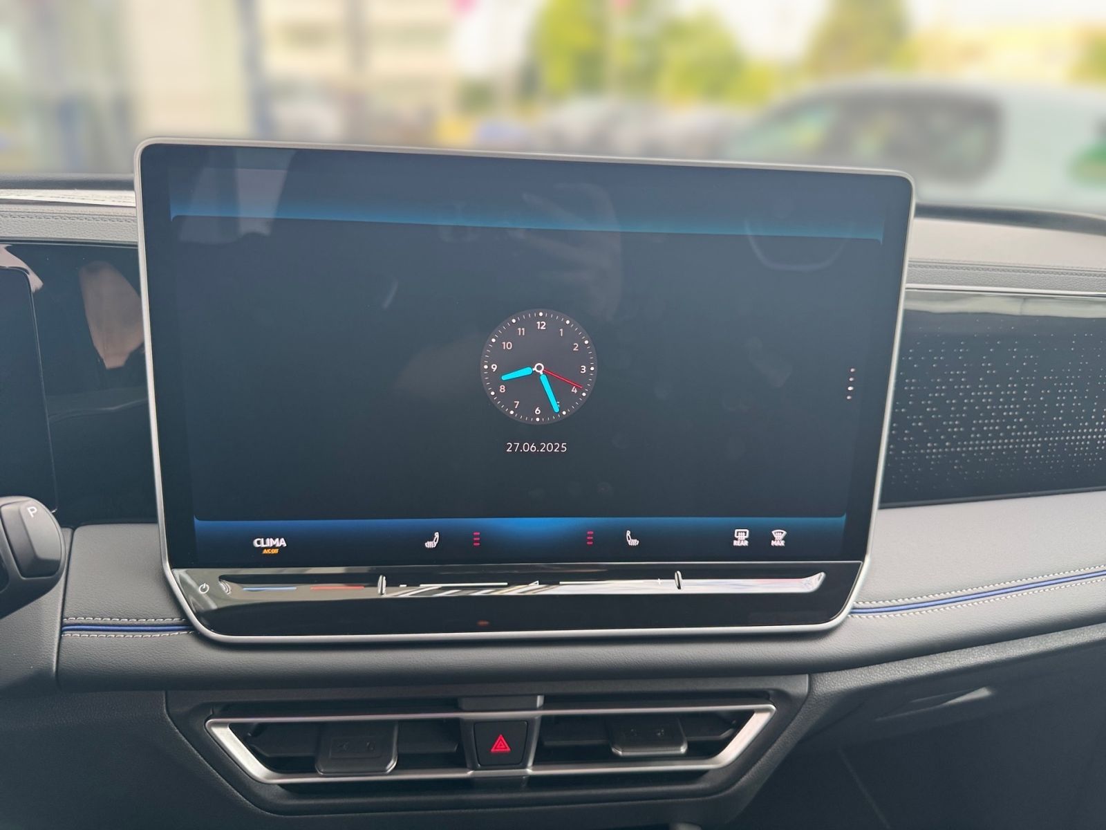 Fahrzeugabbildung Volkswagen Tiguan R-Line 2.0TDI 4MOTION 142 kW (193 PS) DSG