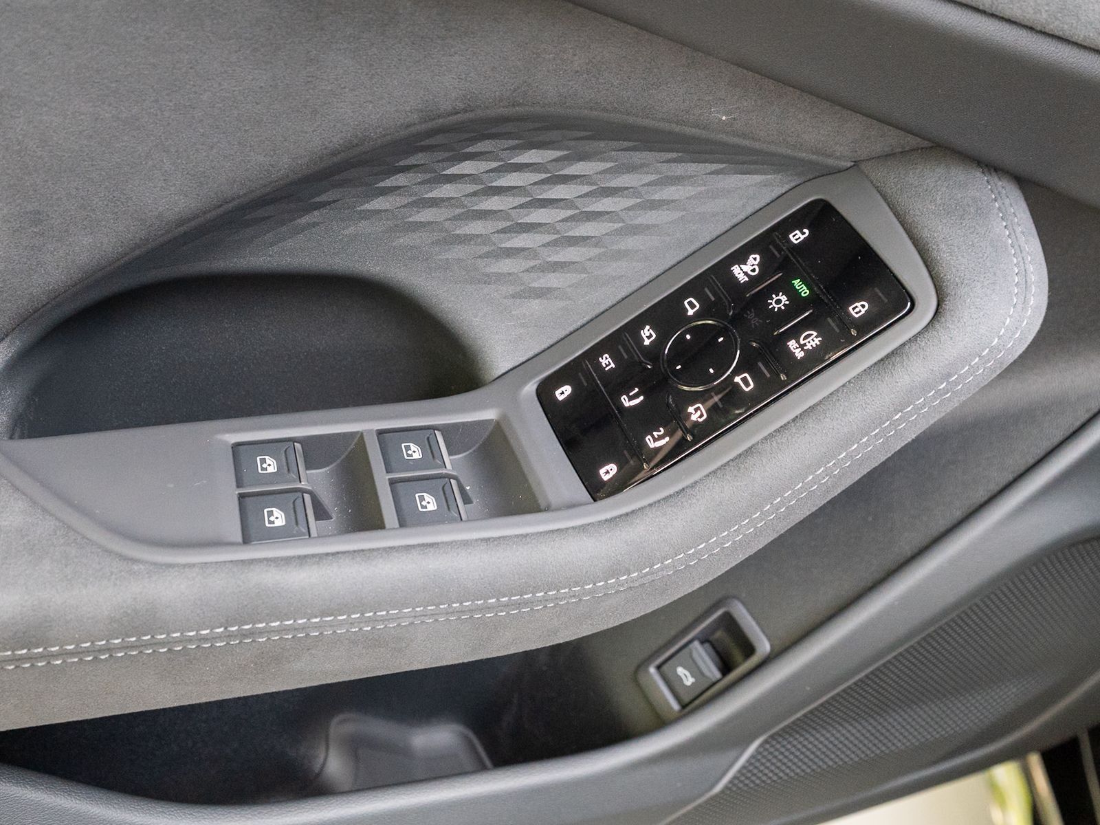 Fahrzeugabbildung Audi A6 Limousine TDI quattro 150 kW S tronic