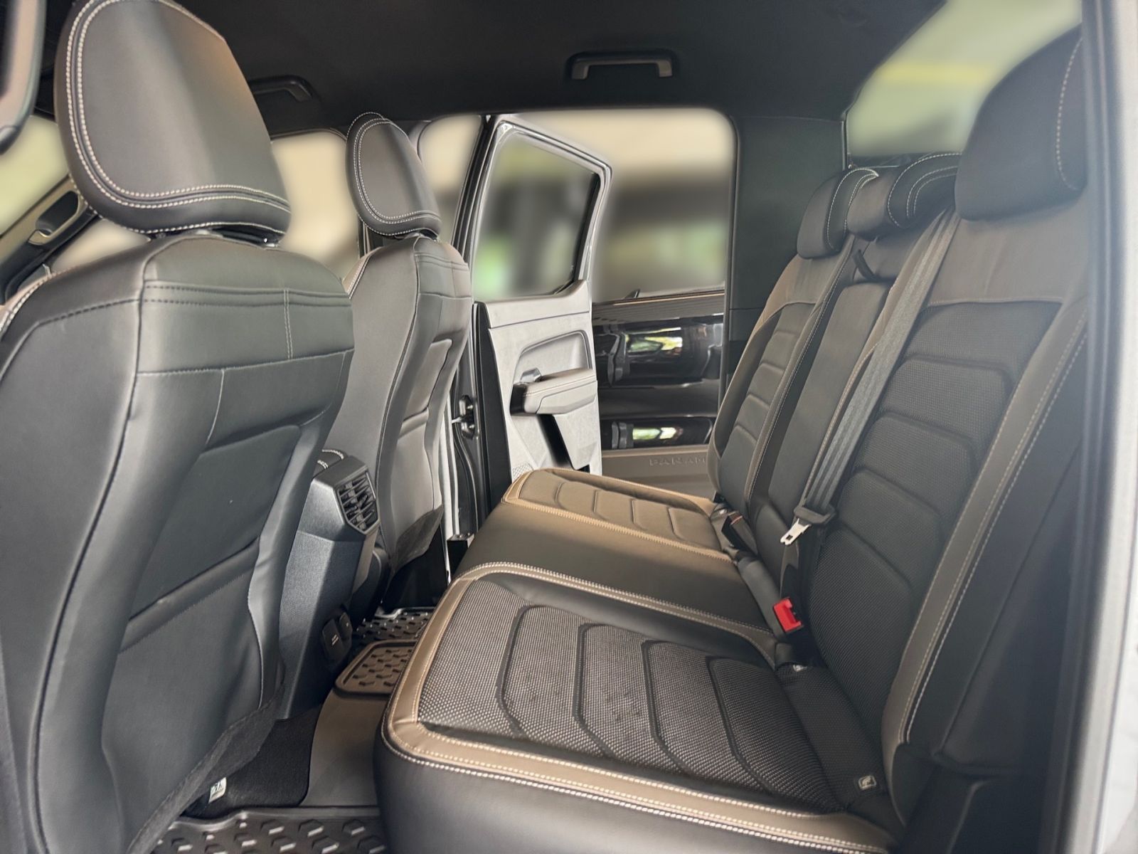 Fahrzeugabbildung Volkswagen Amarok Style DC 2.0 TDI 4M ROLLCOVER STANDH NAV