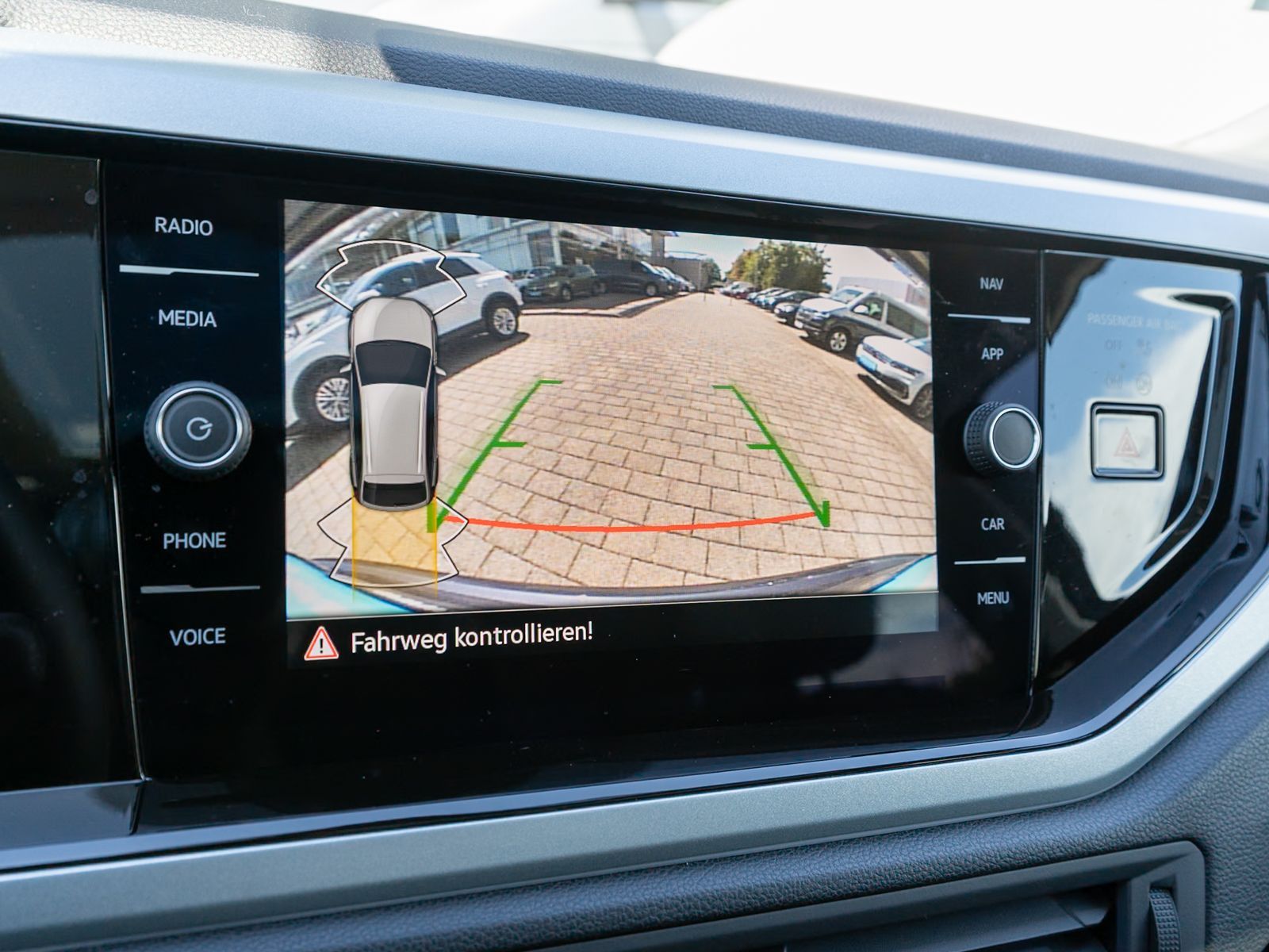 Fahrzeugabbildung Volkswagen Taigo Goal 1.5 TSI DSG LED NAVI PANORAMADACH RFK