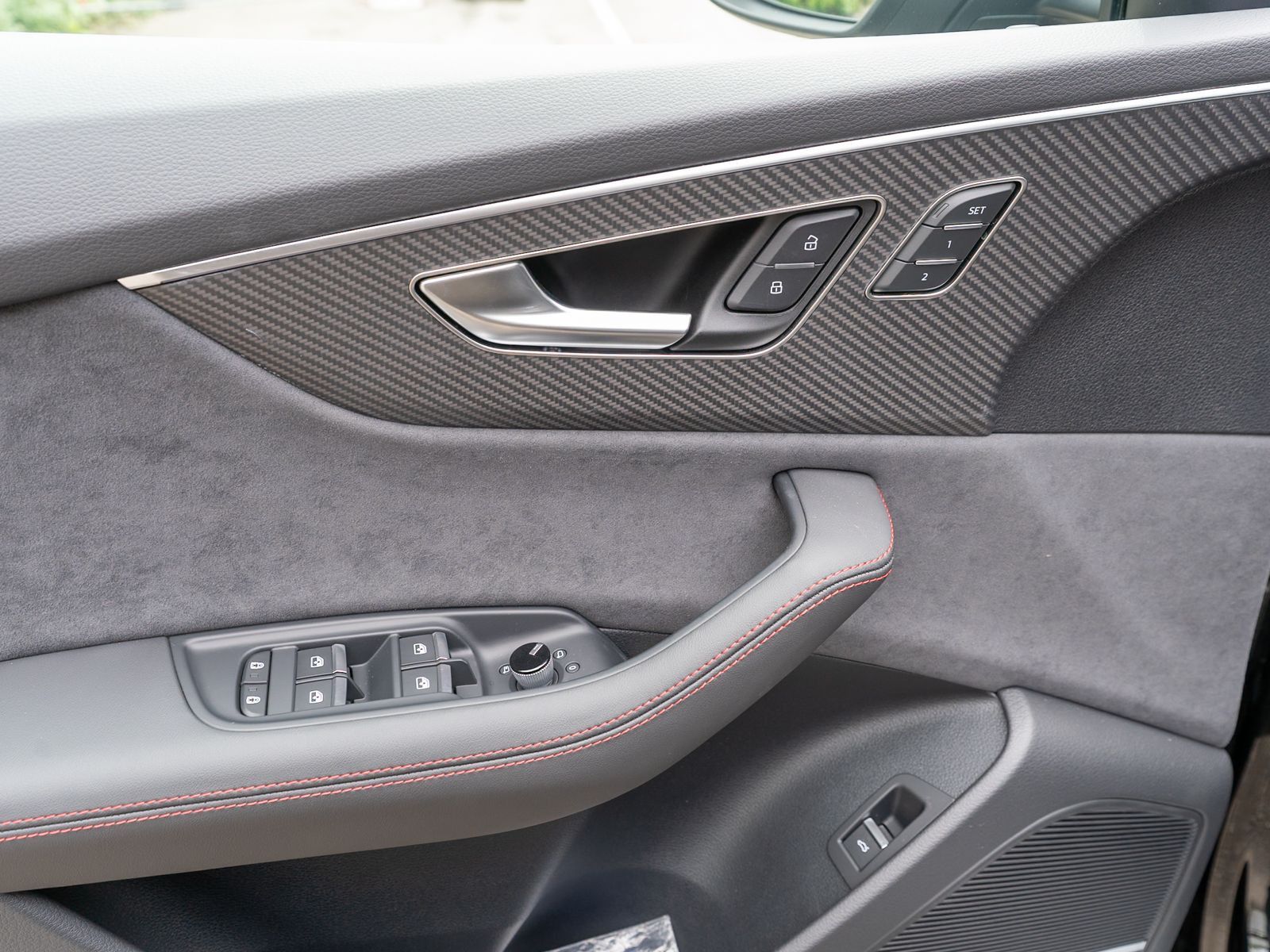 Fahrzeugabbildung Audi Q8 Facelift 50 TDI quattro S line PANO LEDER AHK