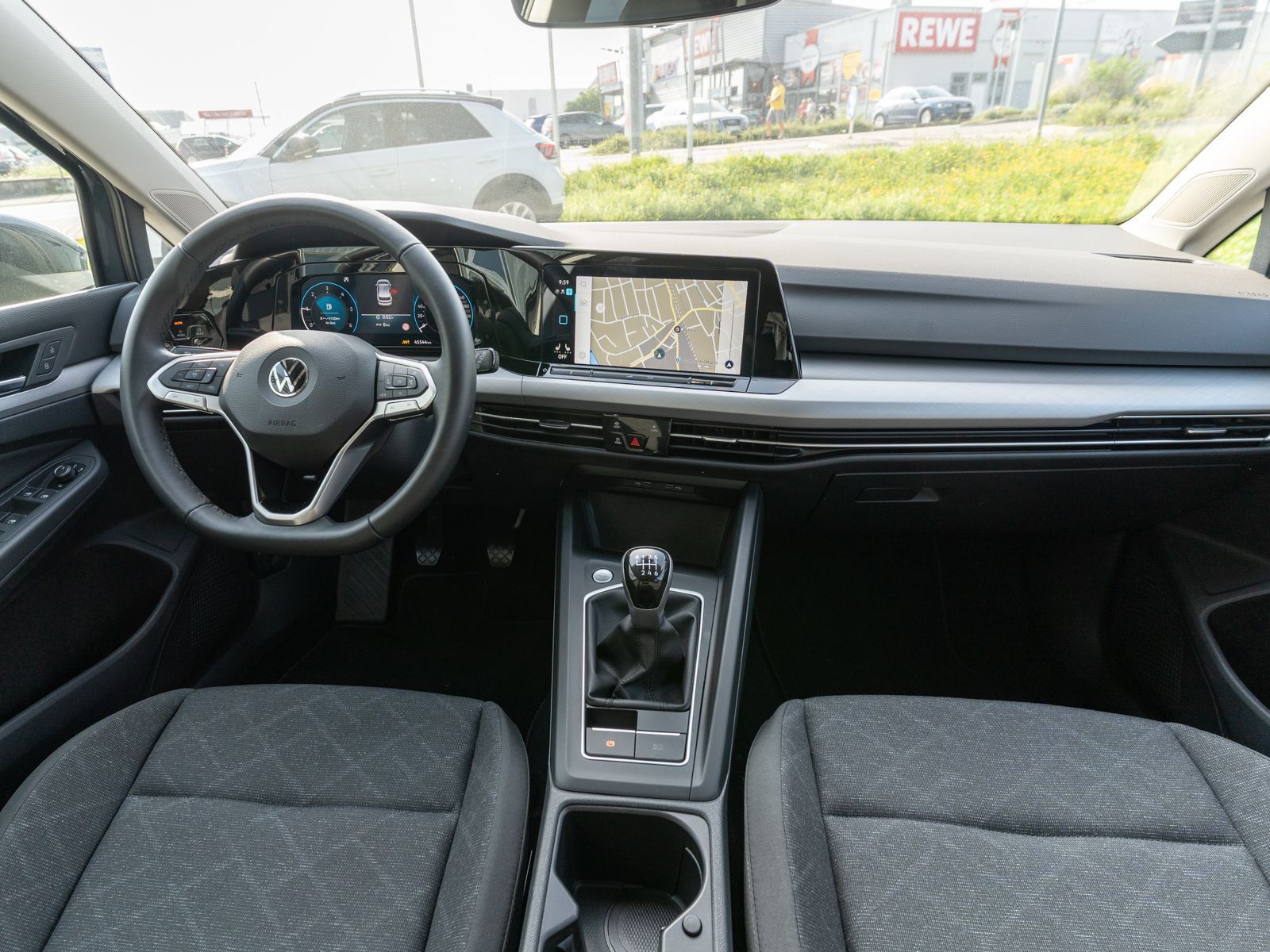 Fahrzeugabbildung Volkswagen Golf Life 2.0 TDI 6-Gang LED NAVI ACC PDC SHZ