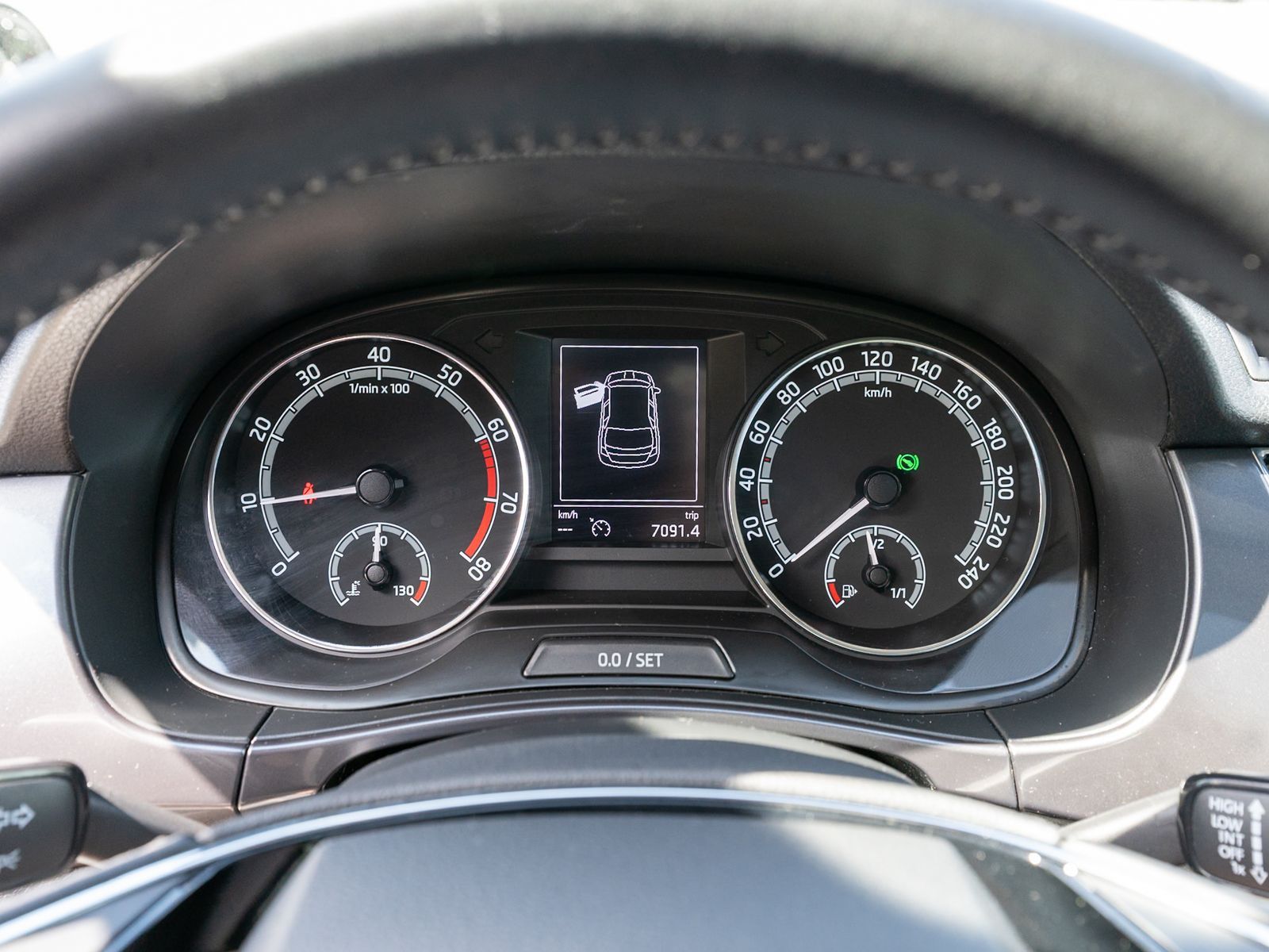 Fahrzeugabbildung SKODA Fabia "Best of" 1.0TSI DSG LED NAVI PANO RFK ACC