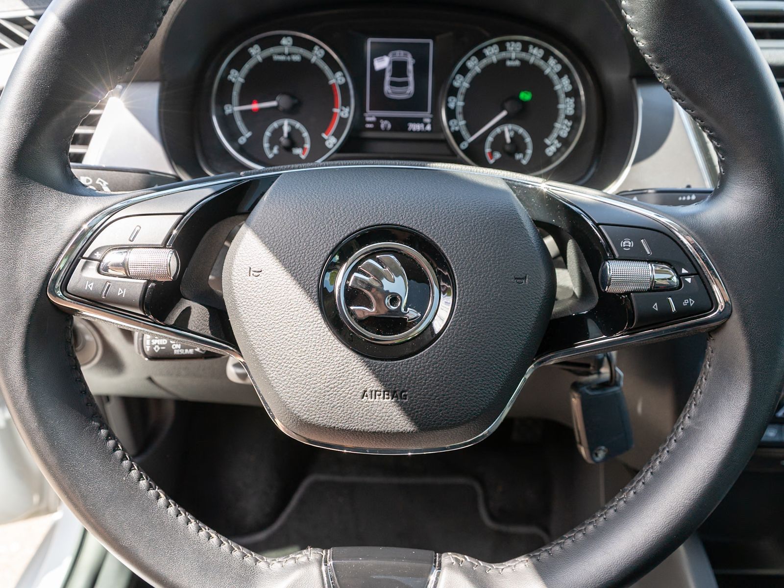 Fahrzeugabbildung SKODA Fabia "Best of" 1.0TSI DSG LED NAVI PANO RFK ACC