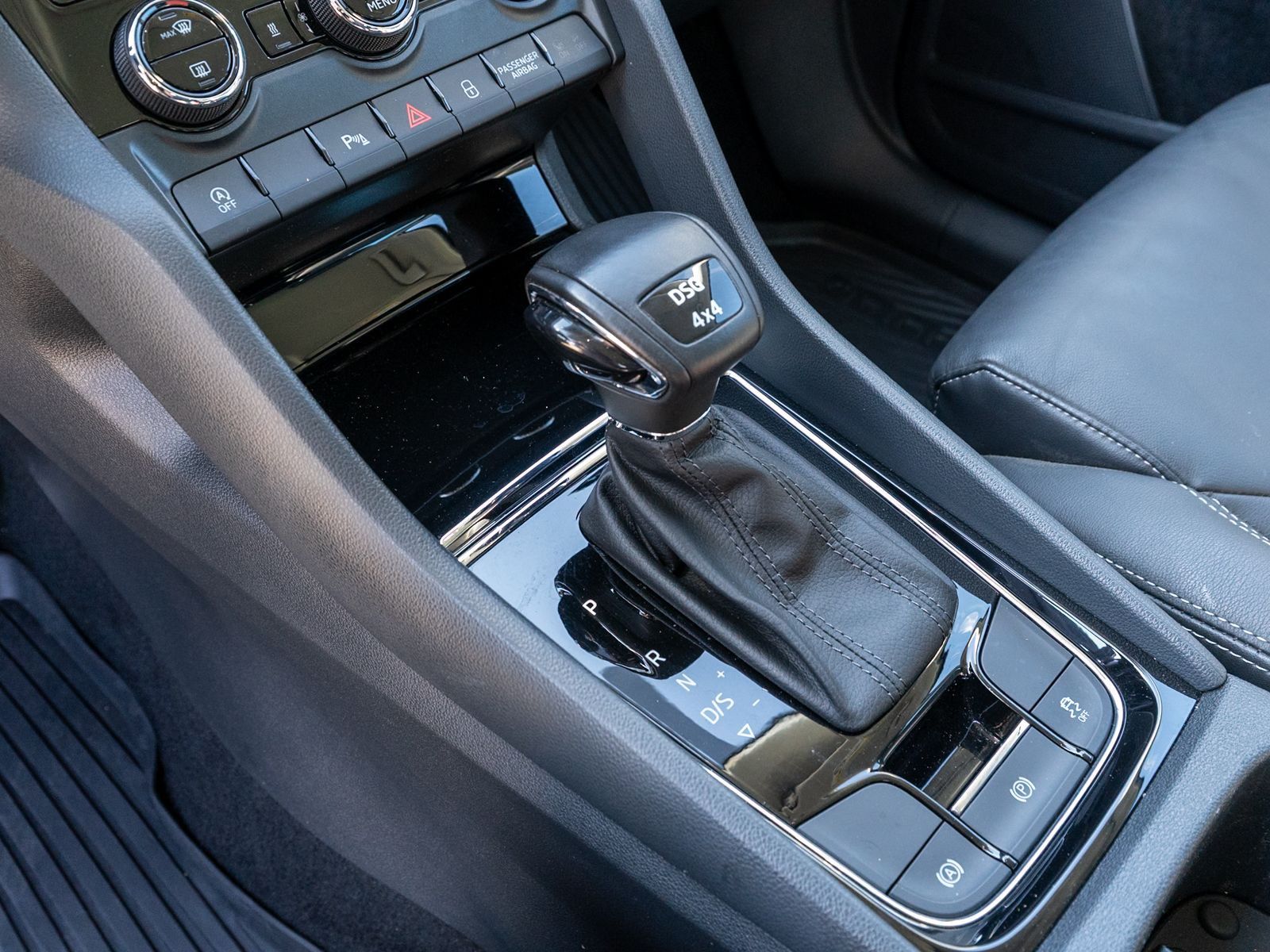 Fahrzeugabbildung SKODA Kodiaq Ambition 2.0TSI 4x4 DSG LED Nav RFK Stdhz