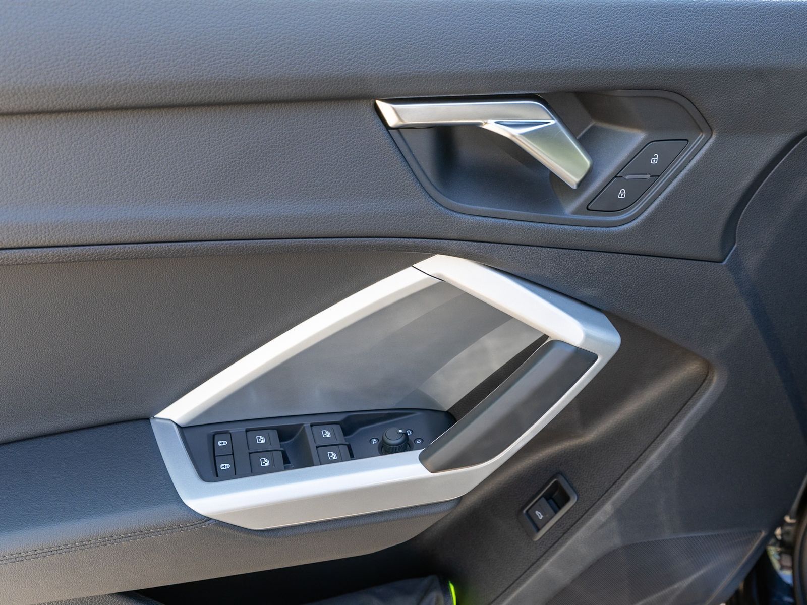 Fahrzeugabbildung Audi Q3 advanced 35TDI quattro Stronic Navi LED RFK