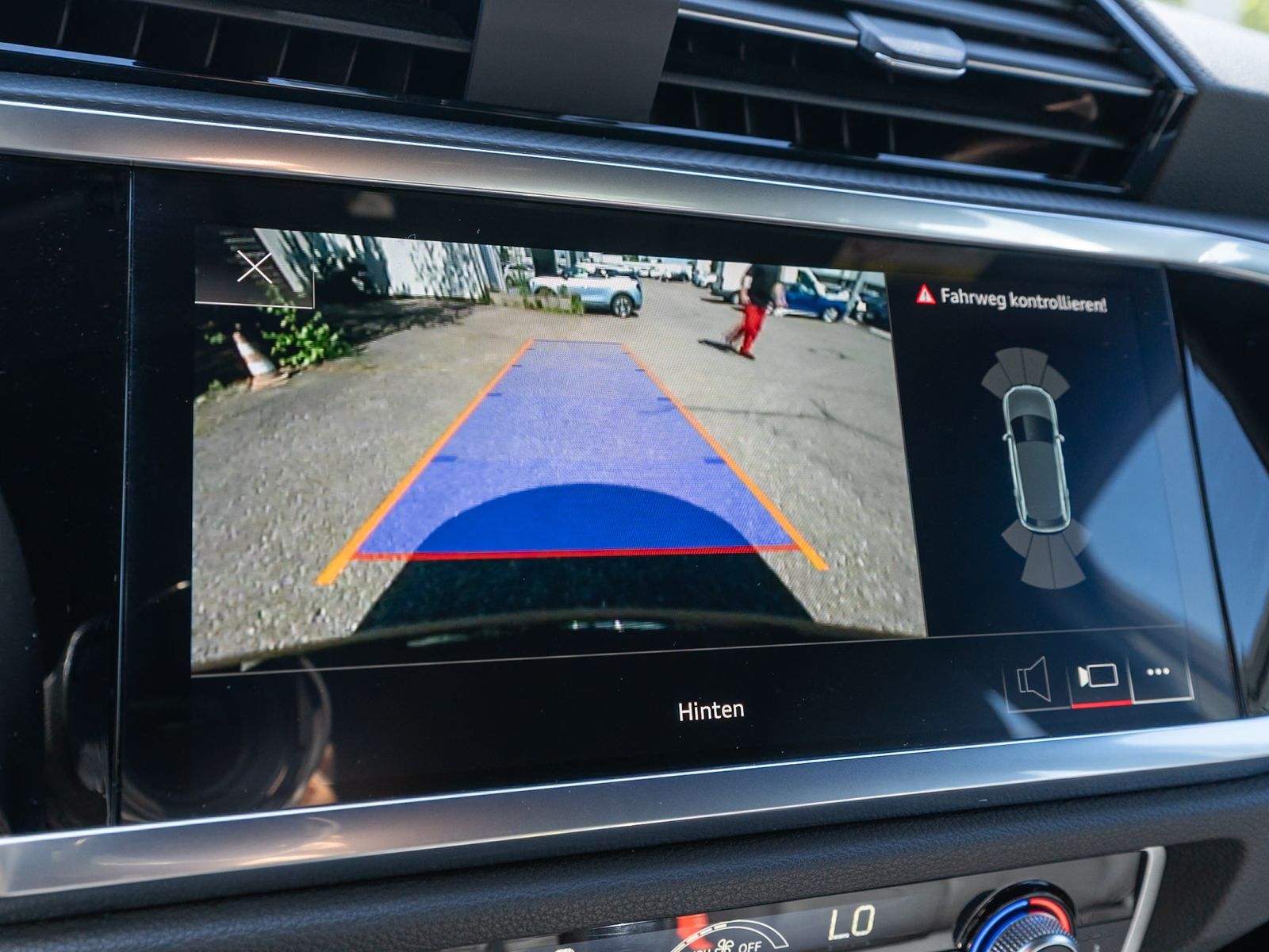Fahrzeugabbildung Audi Q3 advanced 35TDI quattro Stronic Navi LED RFK