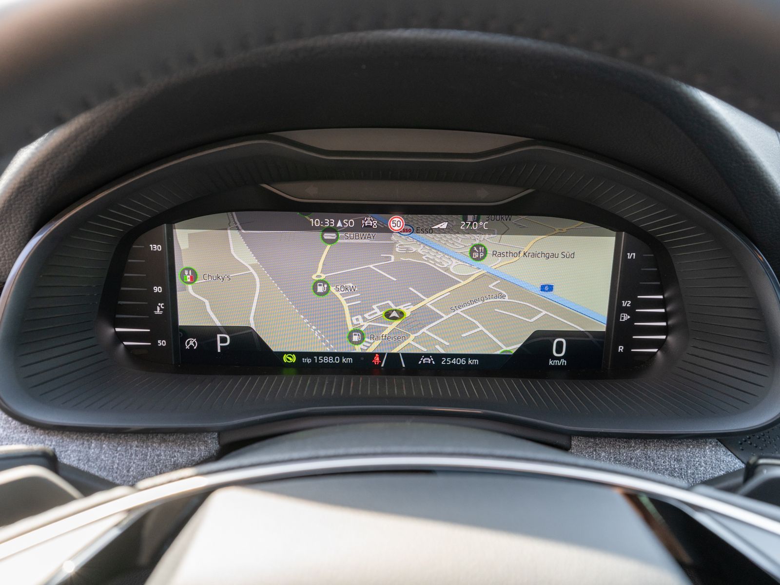 Fahrzeugabbildung SKODA Kamiq Selection 1.5TSI DSG LED NAVI PANO RFK ACC