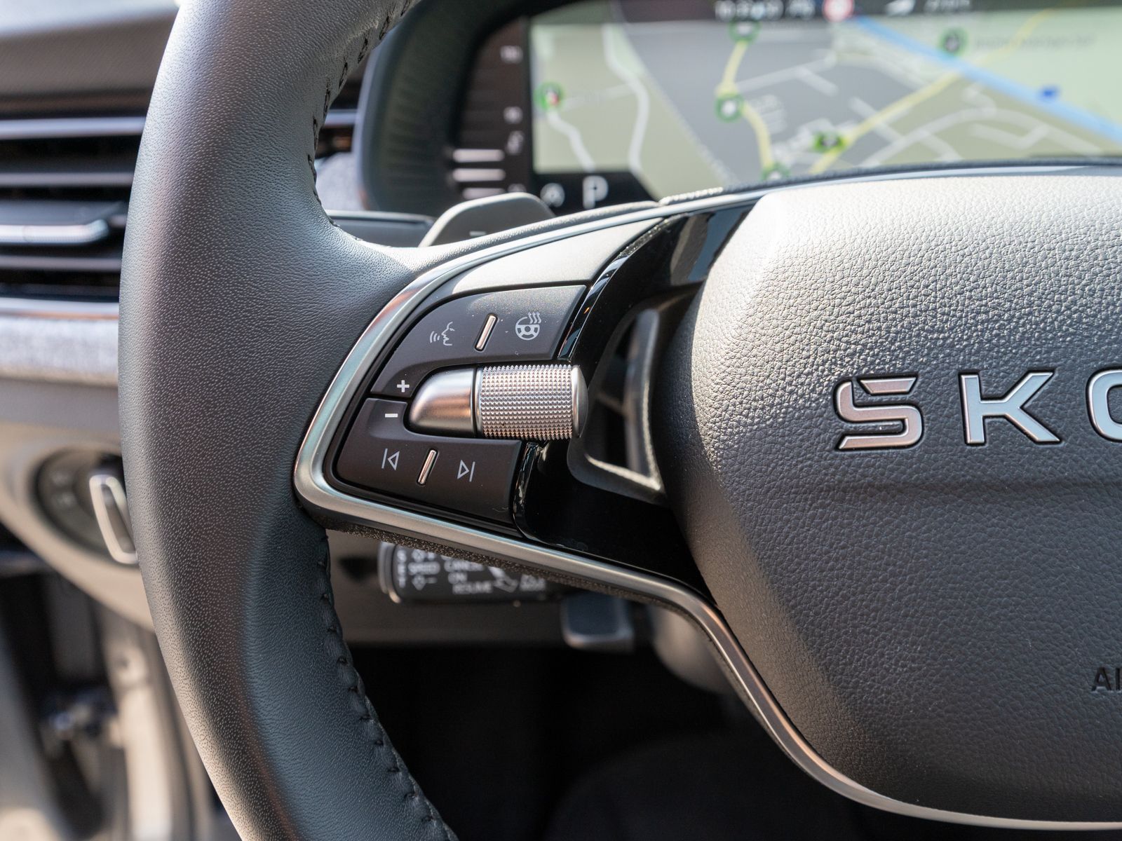 Fahrzeugabbildung SKODA Kamiq Selection 1.5TSI DSG LED NAVI PANO RFK ACC