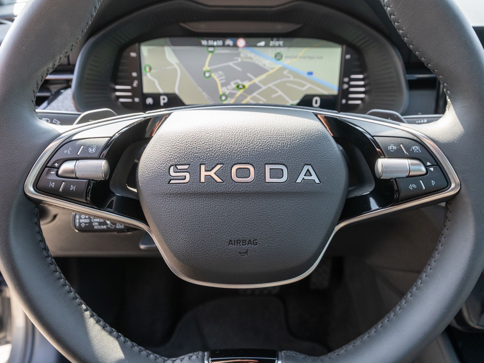 Fahrzeugabbildung SKODA Kamiq Selection 1.5TSI DSG LED NAVI PANO RFK ACC