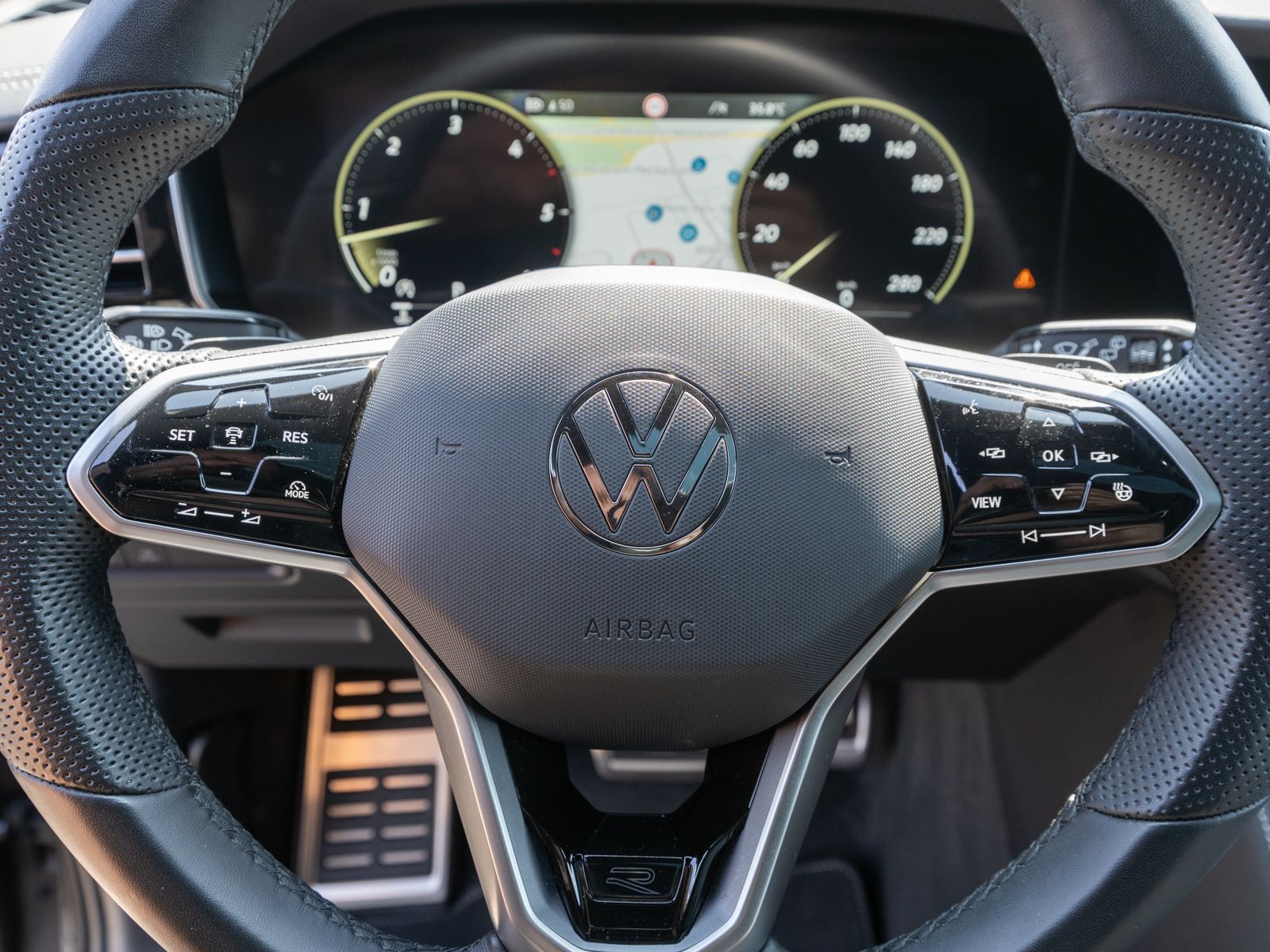 Fahrzeugabbildung Volkswagen Touareg R-Line 4Motion 3,0 TDI Navi Matrix Pano